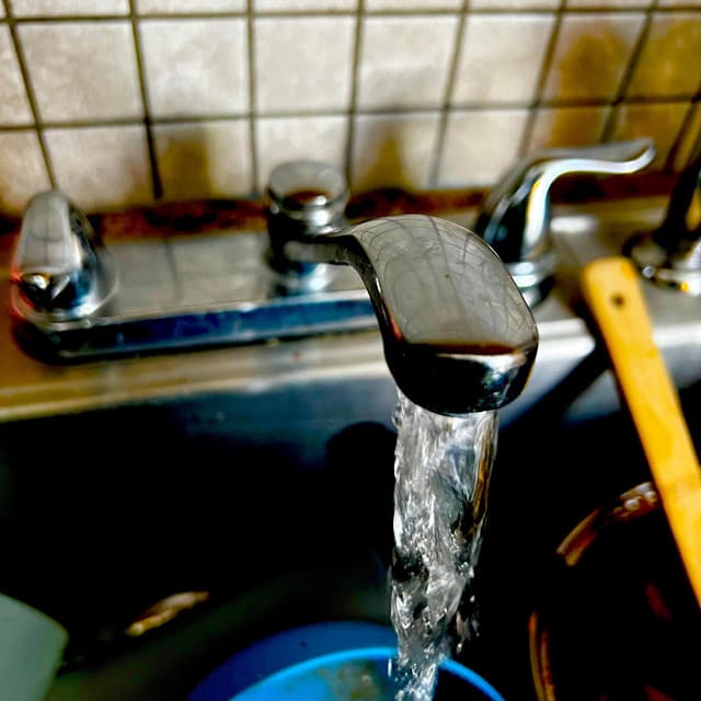 tap water (pharaoh remix) by Eric Dontè